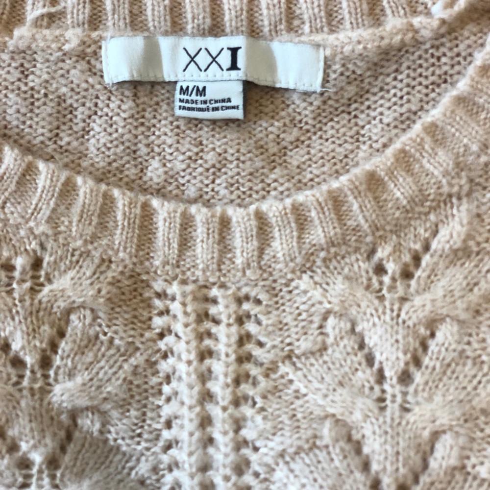 Forever 21 sweater ❤️❤️❤️ - Picture 3 of 6